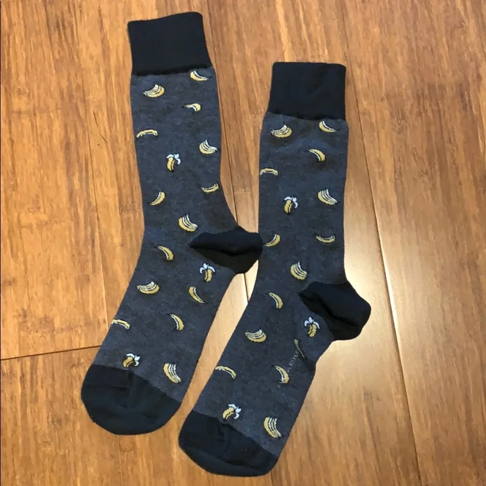 Two pairs of men’s Banana Republic socks